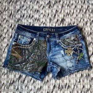 Grace Denim and Camo Shorts - Size 26